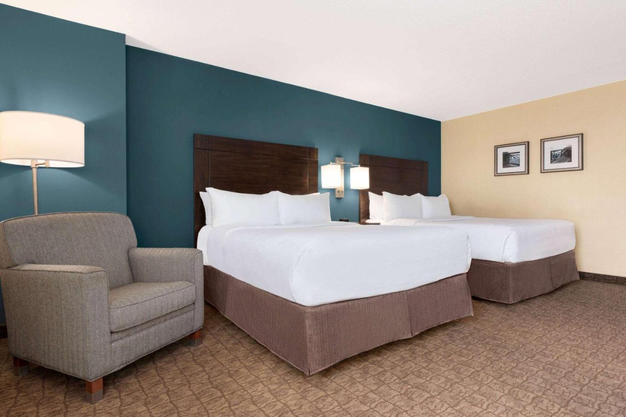 Wyndham Garden Niagara Falls Fallsview Extérieur photo